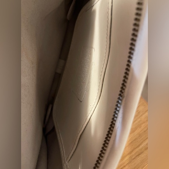 “Coach”
Small white leather purse - Picture 8 of 10